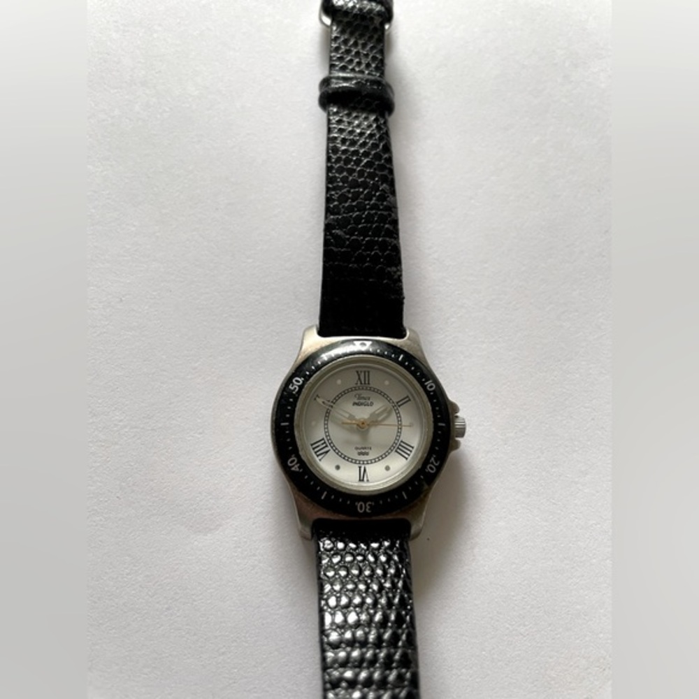 Timex INDIGLO T F7 Black Band Silver Tone Watch business casual retro
